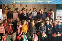 kompaniyi-tekhnotorg-ta-lovol-proveli-blagodiinu-aktsiiu-na-mikolayivshchini-174-14
