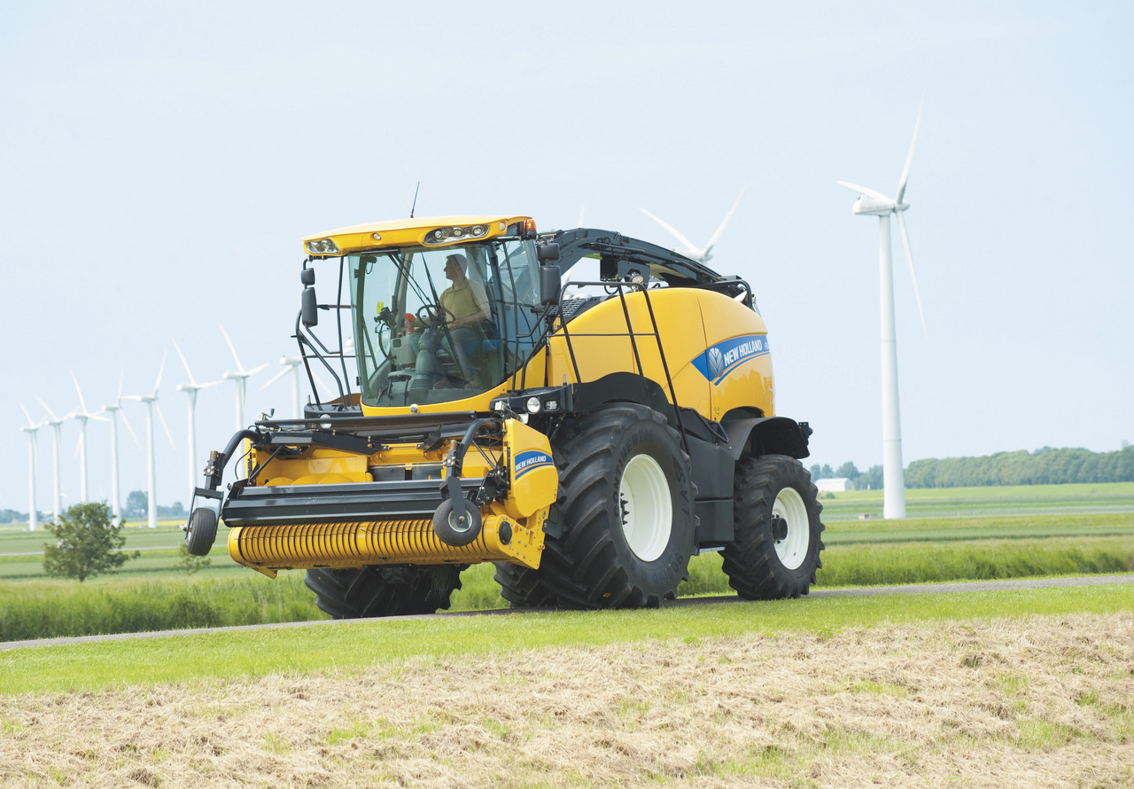 Кормоуборочный комбайн New Holland FR700