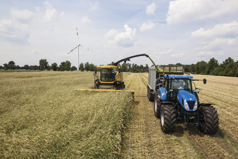 Кормоуборочный комбайн New Holland FR700